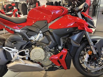 2026 Ducati Streetfighter V4 - Photo 11