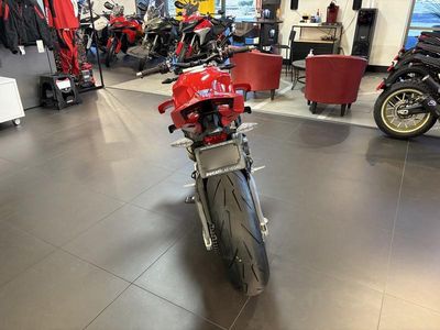 2026 Ducati Streetfighter V4 - Photo 6