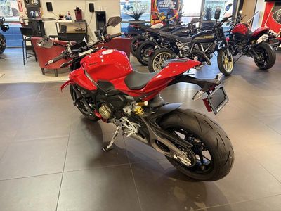 2026 Ducati Streetfighter V4 - Photo 4