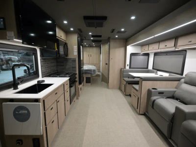 2026 Grand Design LINEAGE SERIES F - Photo 5