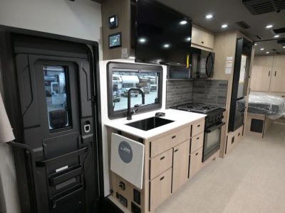 2026 Grand Design LINEAGE SERIES F - Photo 6