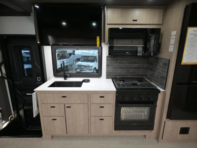 2026 Grand Design LINEAGE SERIES F - Photo 7