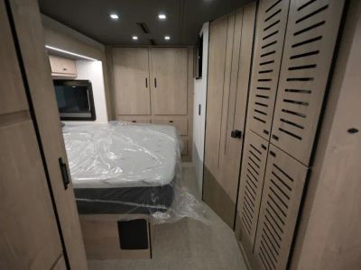 2026 Grand Design LINEAGE SERIES F - Photo 22