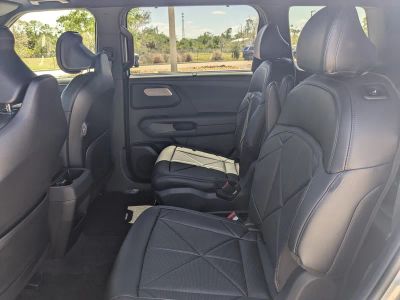 2027 Kia Telluride Hybrid — photo 19 view