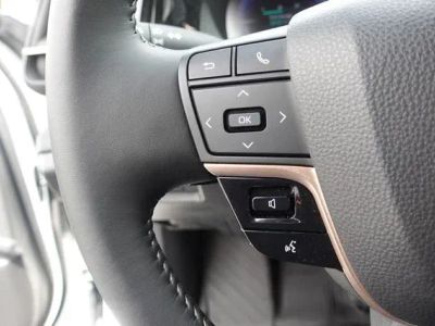 2026 Toyota Crown Signia — photo 16 view