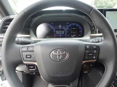 2026 Toyota Crown Signia — photo 15 view