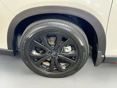 2023 Subaru Forester — photo 11 view