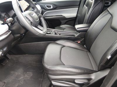 2024 Jeep Compass - Photo 16