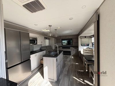 2022 Prime Time LaCrosse — interior view
