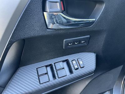 2015 Toyota RAV4 - Photo 12