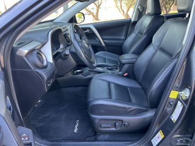 2015 Toyota RAV4 - Photo 9