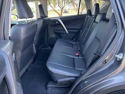 2015 Toyota RAV4 - Photo 10