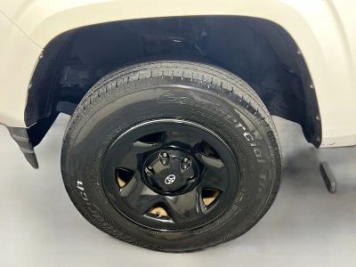 2020 Toyota Tacoma — photo 11 view