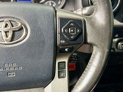 2020 Toyota Tacoma — photo 17 view