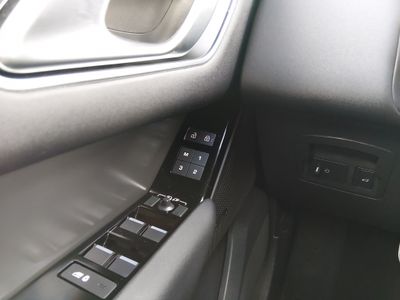 2025 Land Rover Range Rover Velar - Photo 13