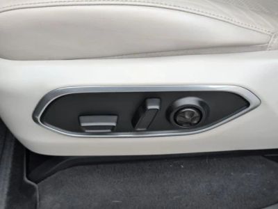 2022 Jeep Wagoneer - Photo 12