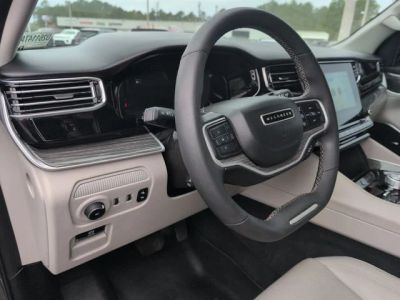 2022 Jeep Wagoneer - Photo 24