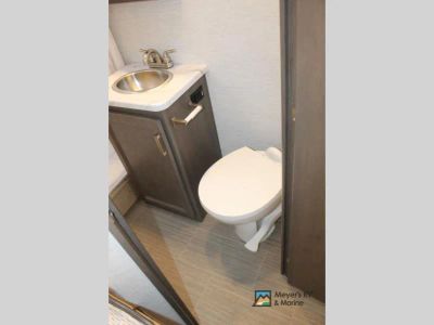 2025 Thor Motor Coach FREEDOM ELITE — photo 32 view