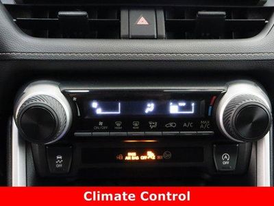 2025 Toyota RAV4 AWD — photo 18 view
