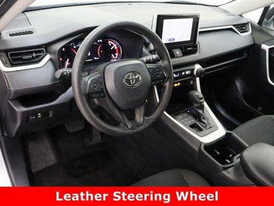 2025 Toyota RAV4 AWD — photo 13 view