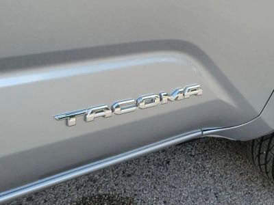 2024 Toyota Tacoma — photo 8 view