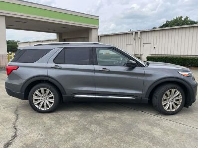 2022 Ford Explorer - Photo 2