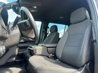 2022 Chevrolet Suburban — photo 14 view