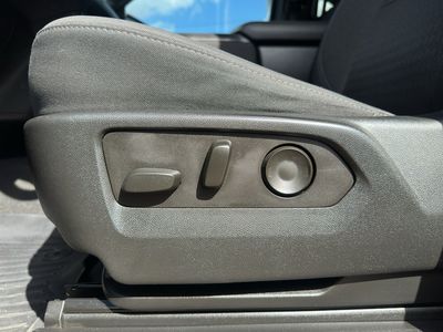 2022 Chevrolet Suburban — photo 21 view