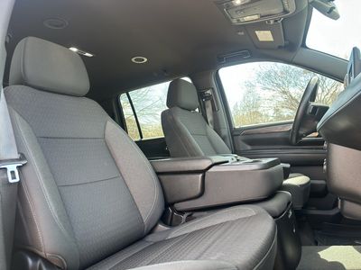 2022 Chevrolet Suburban — photo 32 view