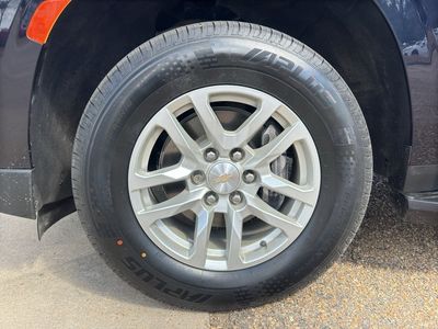 2022 Chevrolet Suburban — photo 12 view