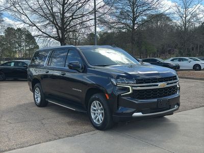2022 Chevrolet Suburban CK10906 — front three-quarter view