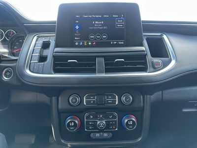 2022 Chevrolet Suburban — photo 15 view