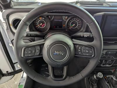 2026 Jeep Wrangler — photo 18 view