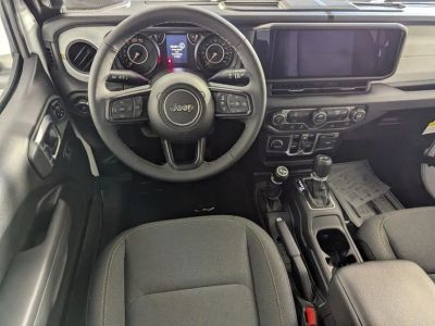 2026 Jeep Wrangler — photo 13 view