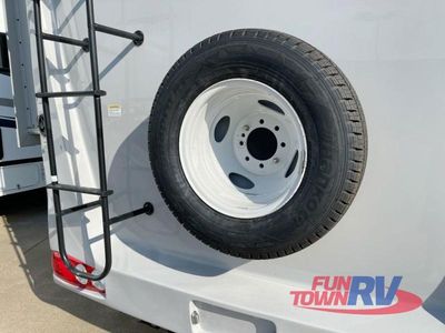 2026 Gulf Stream RV Yellowstone - Photo 7