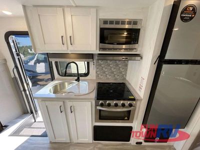 2026 Gulf Stream RV Yellowstone - Photo 9