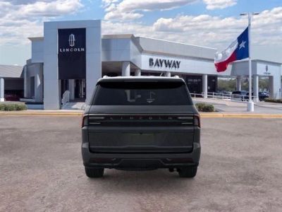 2026 Lincoln Navigator — detail view