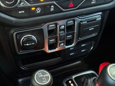 2025 Jeep Gladiator High Tide - Photo 32