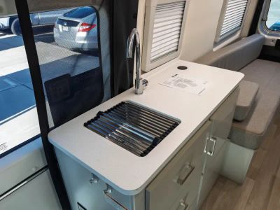 2027 Thor Motor Coach TELLARO — photo 12 view