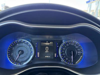 2015 Chrysler 200 — photo 20 view