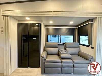 2025 Cougar 260MLE - Photo 20