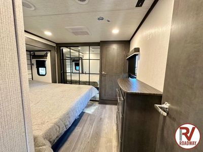 2025 Cougar 260MLE - Photo 34