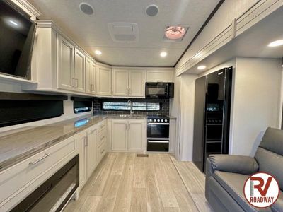 2025 Cougar 260MLE - Photo 16
