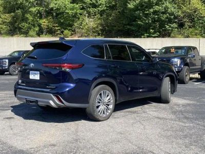 2023 Toyota Highlander - Photo 3