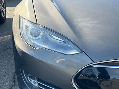 2015 Tesla Model S - Photo 8