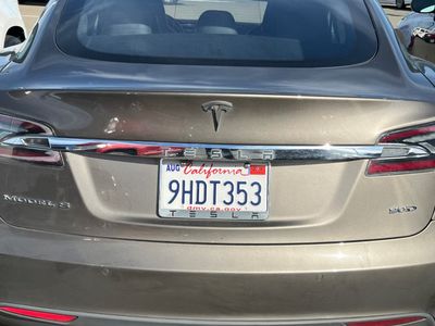 2015 Tesla Model S - Photo 22