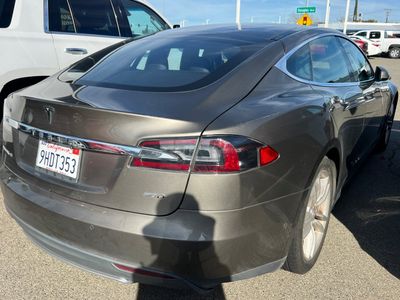 2015 Tesla Model S - Photo 2