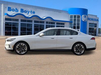 2025 BMW 5 Series - Photo 6