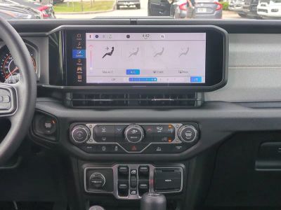 2026 Jeep Wrangler — photo 20 view