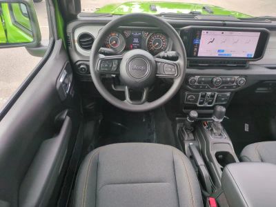 2026 Jeep Wrangler — photo 18 view